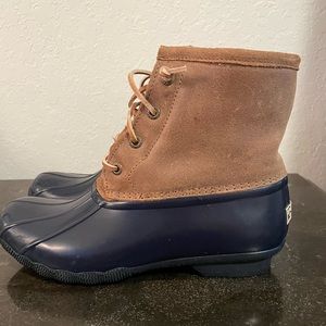 Size 7 Sperry Duck Boots